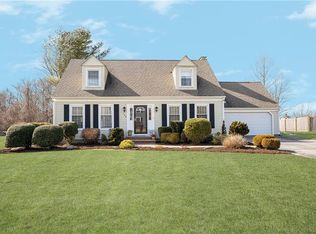 106 Sweet Farm Rd, Portsmouth, RI 02871