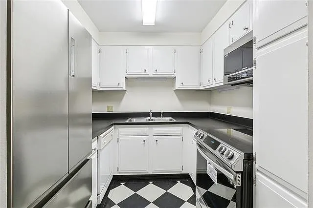 2617 Chartres St — Photo 4