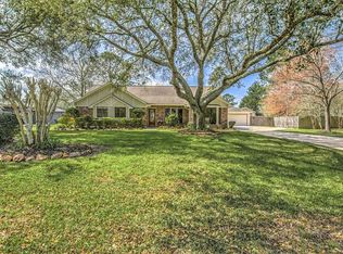 908 Evergreen Dr, Friendswood, TX 77546