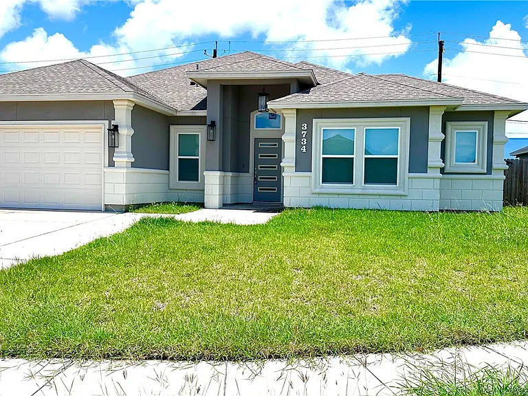 3734 Berkeley Dr — Photo 1