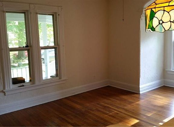 5th image of 17 Rockland Ave #1