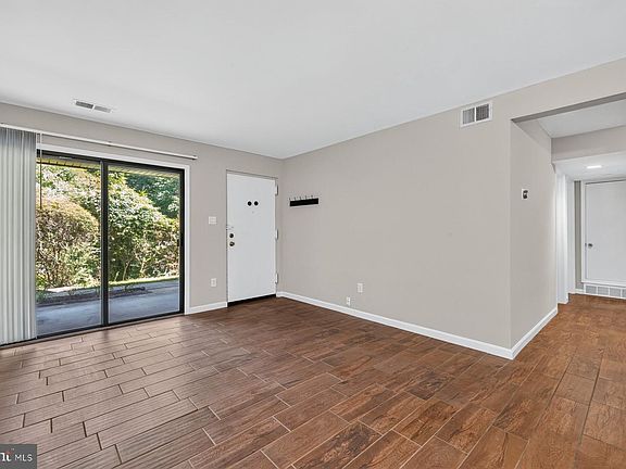 5th image of 8509 Barrington Ct Unit J