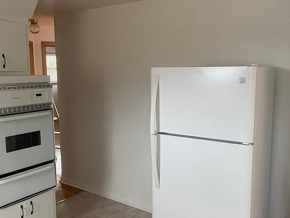 3rd image of 5600 S Narragansett Ave #3W