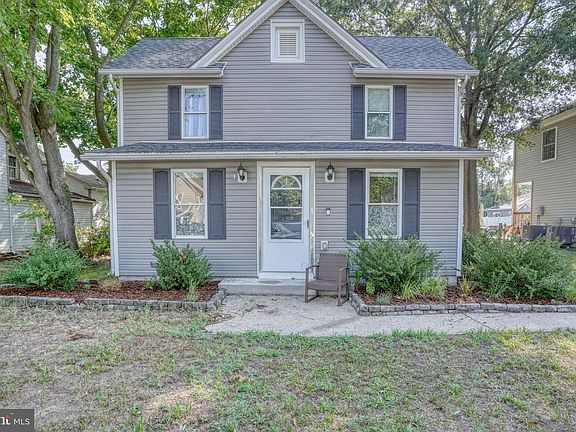 4th image of 306 Caroline Ave