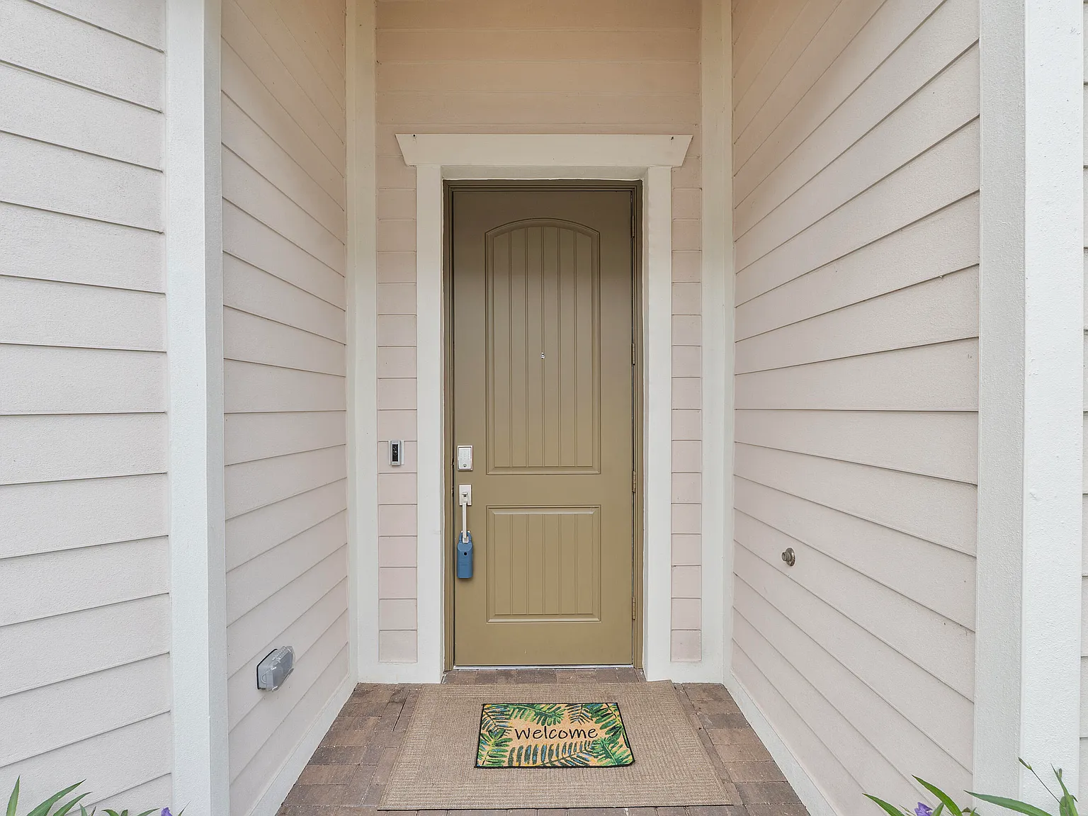 3 bed, 2.0 bath, 1952 sqft, $3,250 — Photo 4