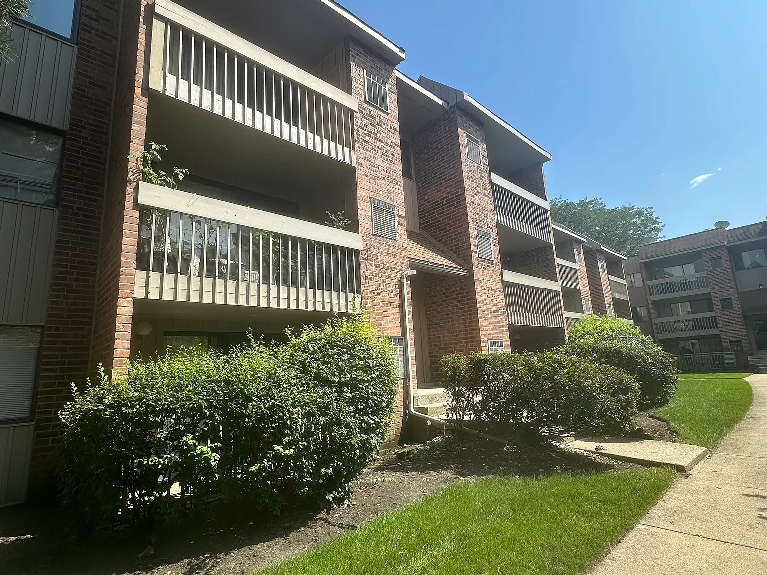 2 bed, $1,650 — Photo 2