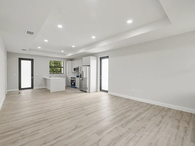3302 56th St W — Photo 12
