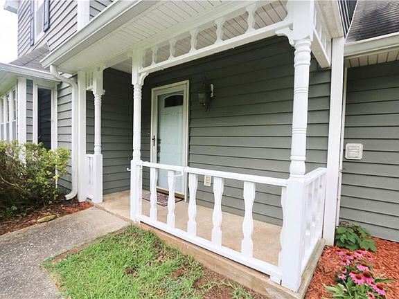 3rd image of 3261 Jessica Dr