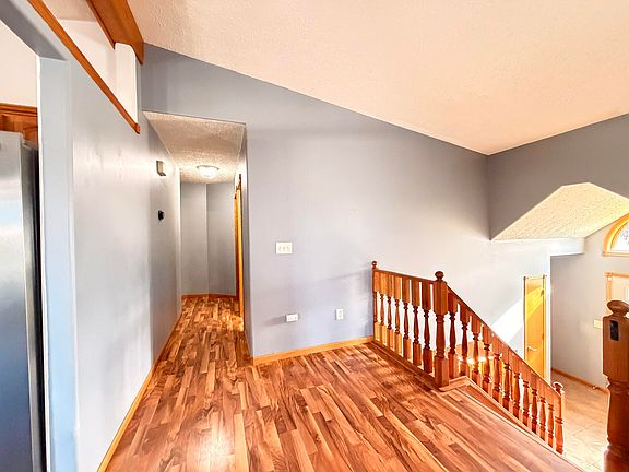 3rd image of 1115 Lakeside Dr