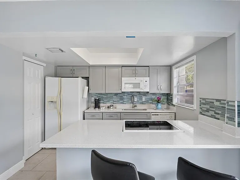 536 Hibiscus Way #7-B — Photo 12