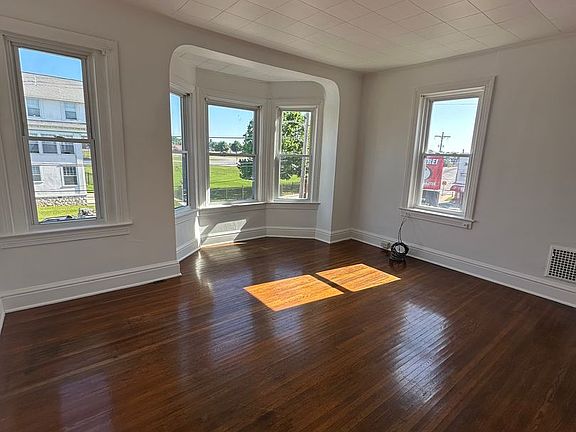 2nd image of 1226-1228 W Market St #2