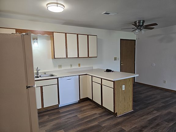 2nd image of 1020 Riverbend Dr APT 212