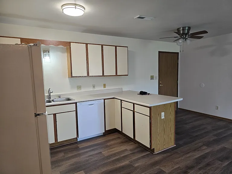 1020 Riverbend Dr #212 — Photo 2