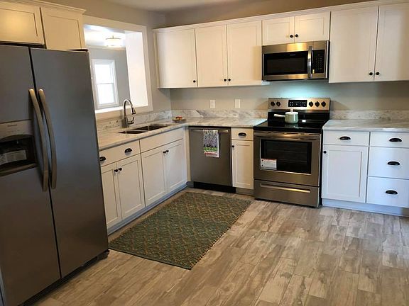 4th image of 2412 Barton Ave