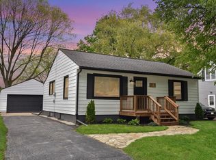 917 S 111th Pl, West Allis, WI 53214