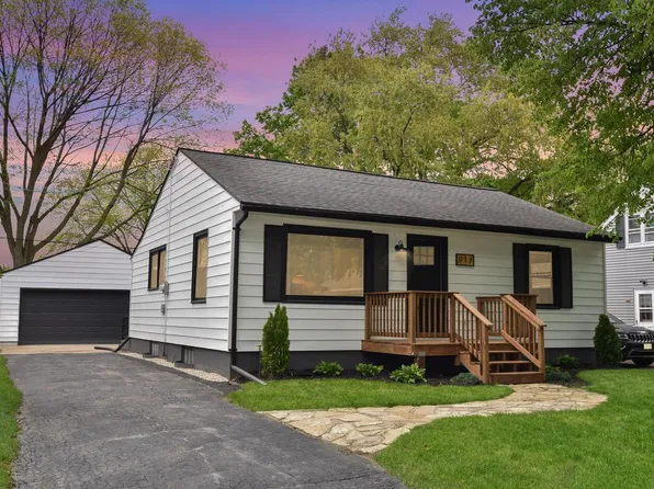 917 South 111th PLACE, West Allis, WI 53214