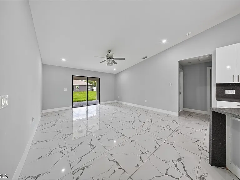 738 Sunrise Blvd — Photo 13