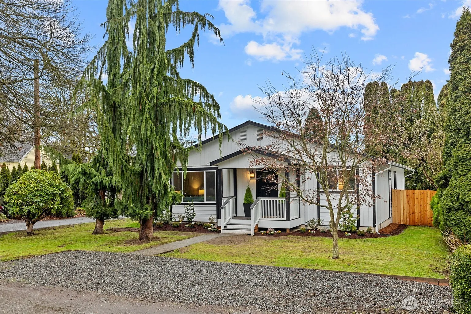 211 Taylor St photo 1