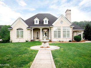 487 Woodlake Blvd, Tazewell, TN 37879