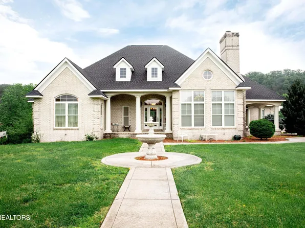 487 Woodlake Blvd, Tazewell, TN 37879