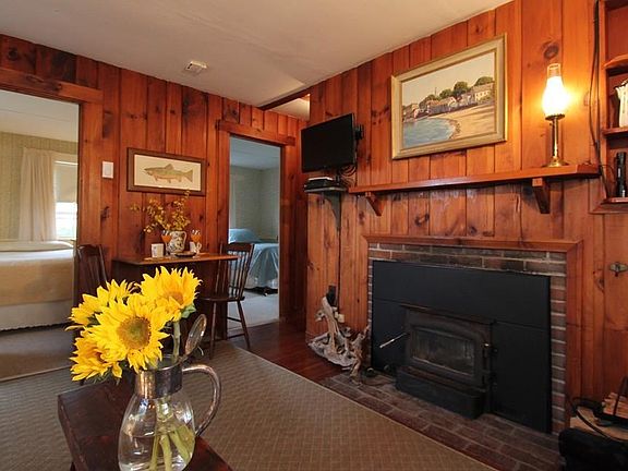 3rd image of 42 Marmion Way #Spruce