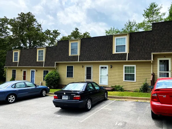 2333 Morris Mill Rd APT 19, Staunton, VA 24401