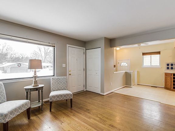 2nd image of 8951 Beatrice St