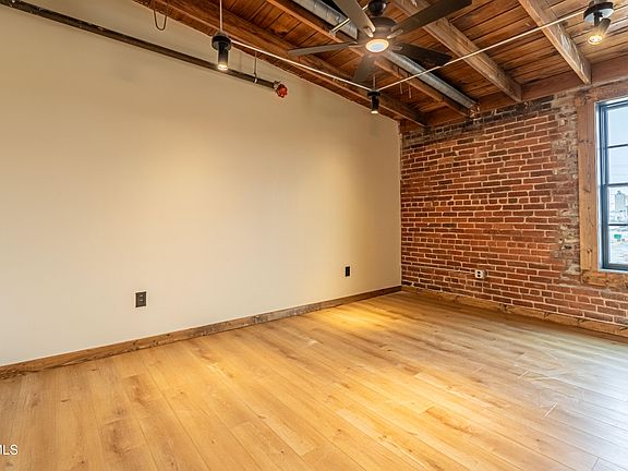 4th image of 453 E Main St #900