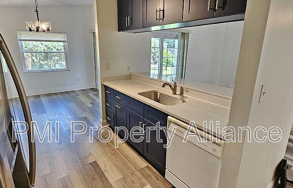 4th image of 541 Moccasin Ct