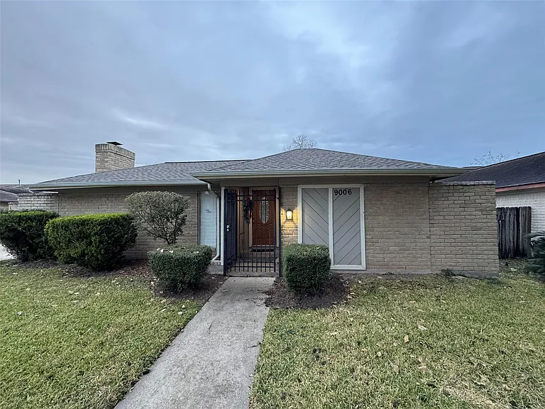 9006 Covent Garden St — Photo 14