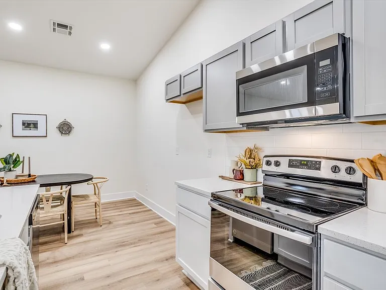 5644 E Bristol St — Photo 12