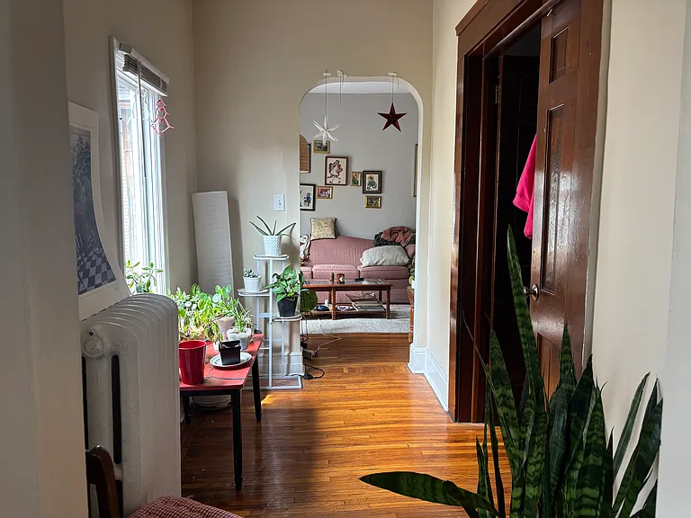 149 College St — Photo 8