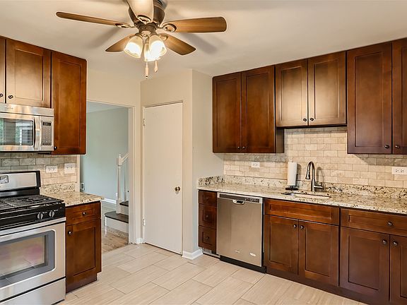 5th image of 1527 Mandel Ave
