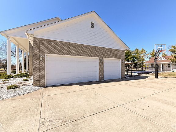 5th image of 3332 W Raven Field Blvd