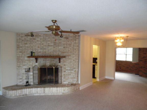 4th image of 2621 Wilmette Ave