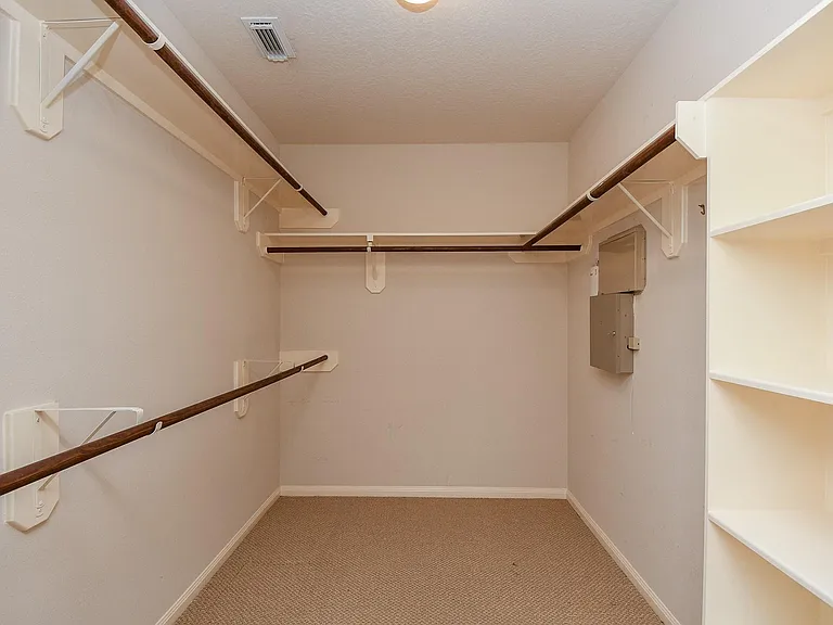 7218 Fox Hall Ln — Photo 16