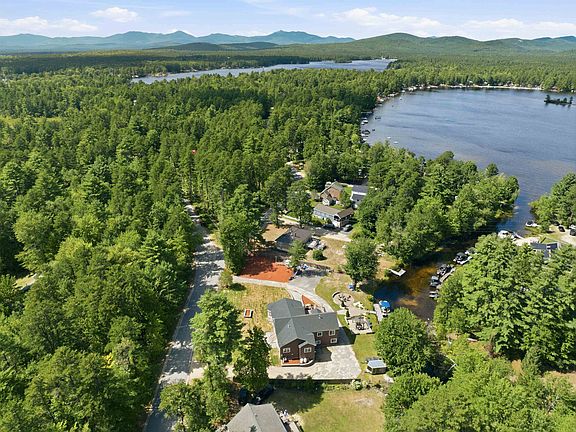 3rd image of 32 Leavitt Road