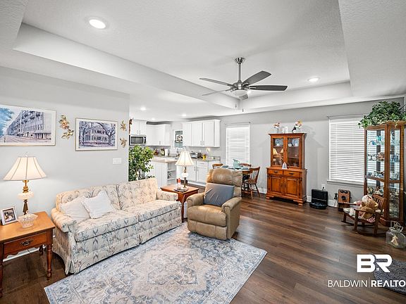 5th image of 3141 Pinewood Cir