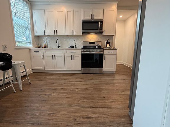 3rd image of 42 Lincoln St #1
