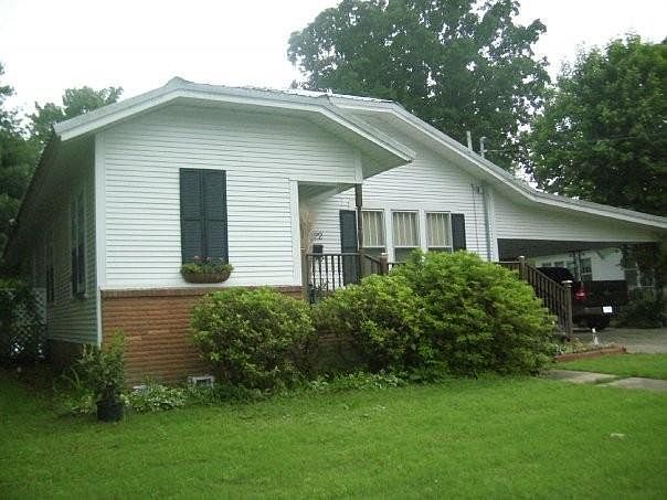 1st image of 122 Poplar Cir