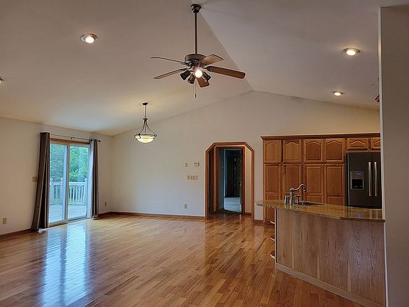 2nd image of 23615 Woodland Dr