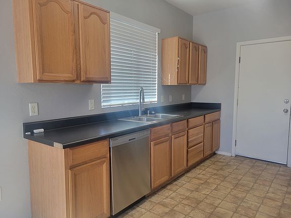 3rd image of 4209 W Park St