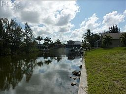 3rd image of 2407 SW 43rd St