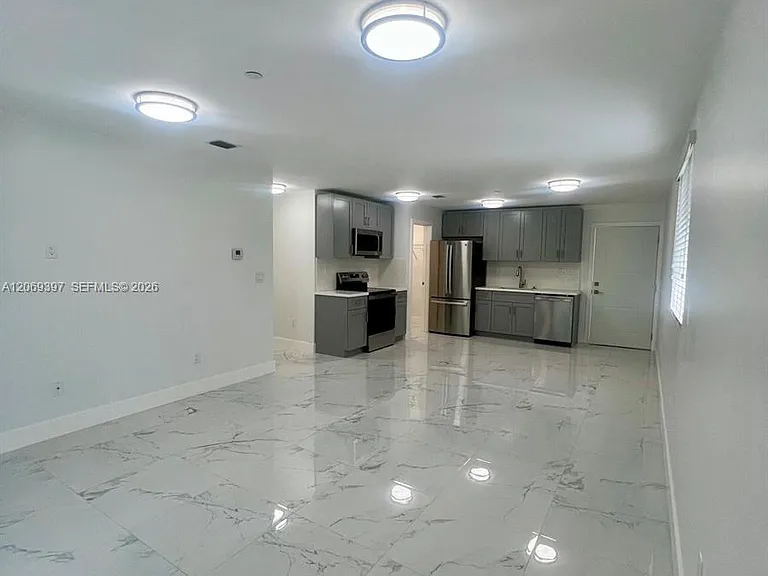 1860 NW 19th St #203 — Photo 7
