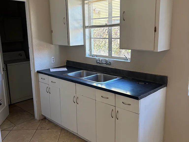 918 W McDowell Rd #2 — Photo 6