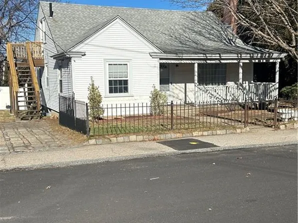 25 Paolino St, Johnston, RI 02919