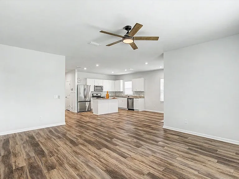 783 Longleaf Dr — Photo 14