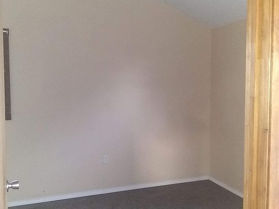3rd image of 325 1/2 W Corral Ave