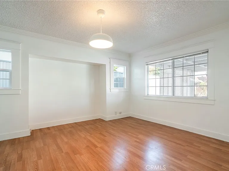 1125 N Heliotrope Dr — Photo 9