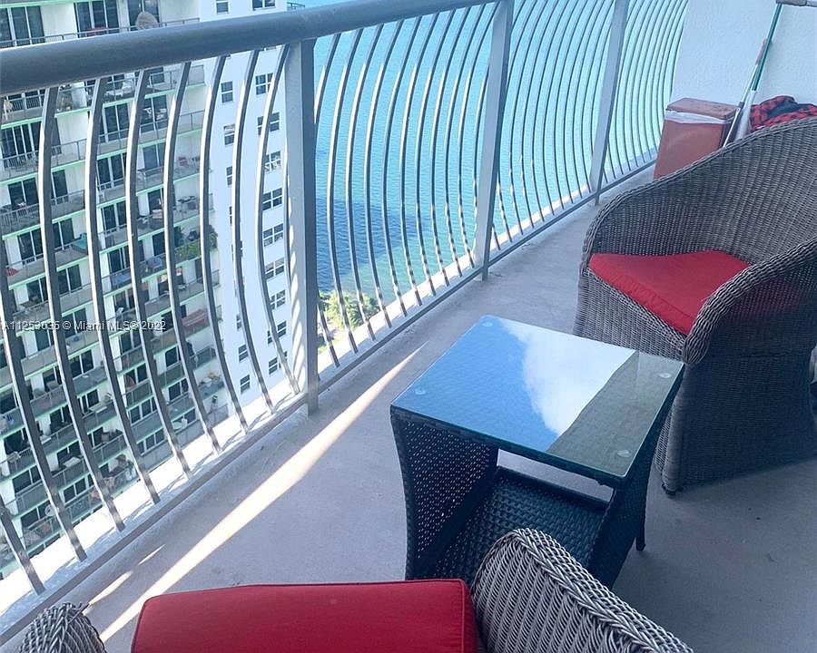 1st image of 1750 N Bayshore Dr APT 3707